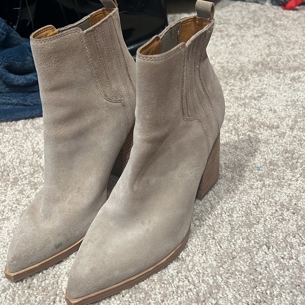 Marc fisher Alva Pointy toe bootie, 6.5